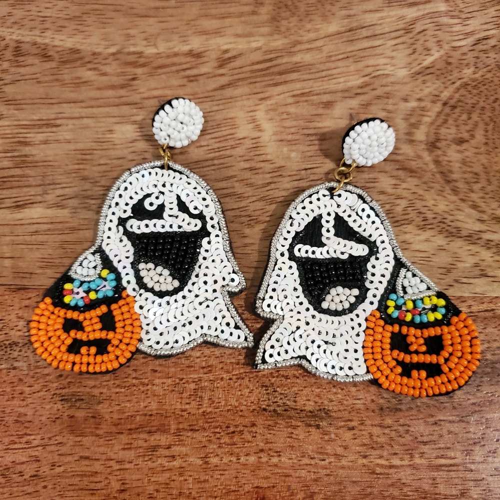 Halloween Beaded ghost earrings 👻 lightweight!